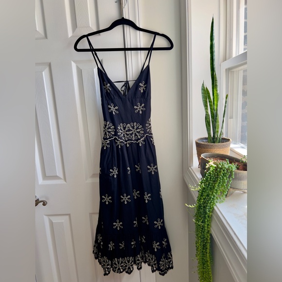 Embroidered Eyelet Midi Dress - Picture 3 of 6